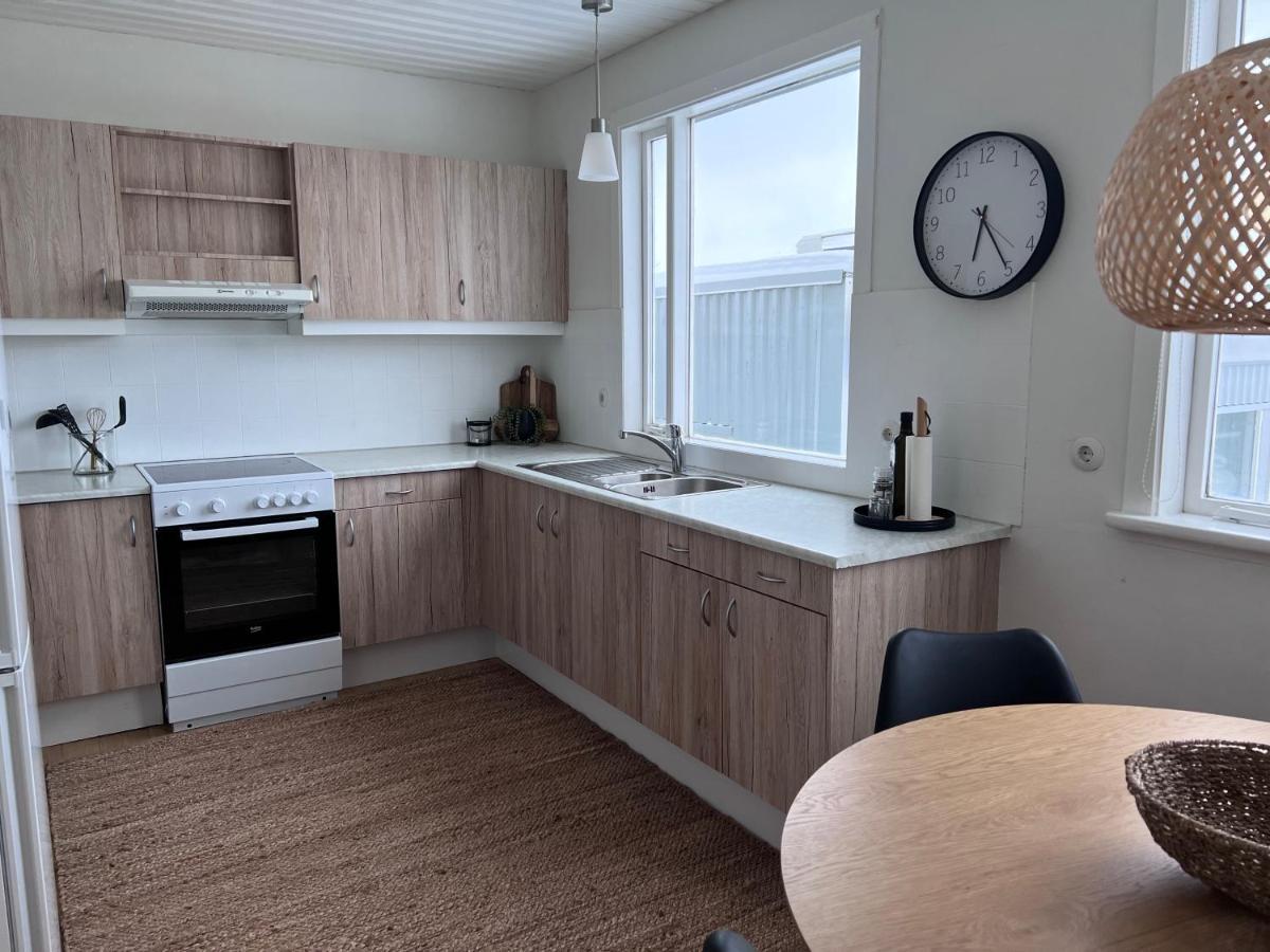 Akureyri Apartments Bagian luar foto