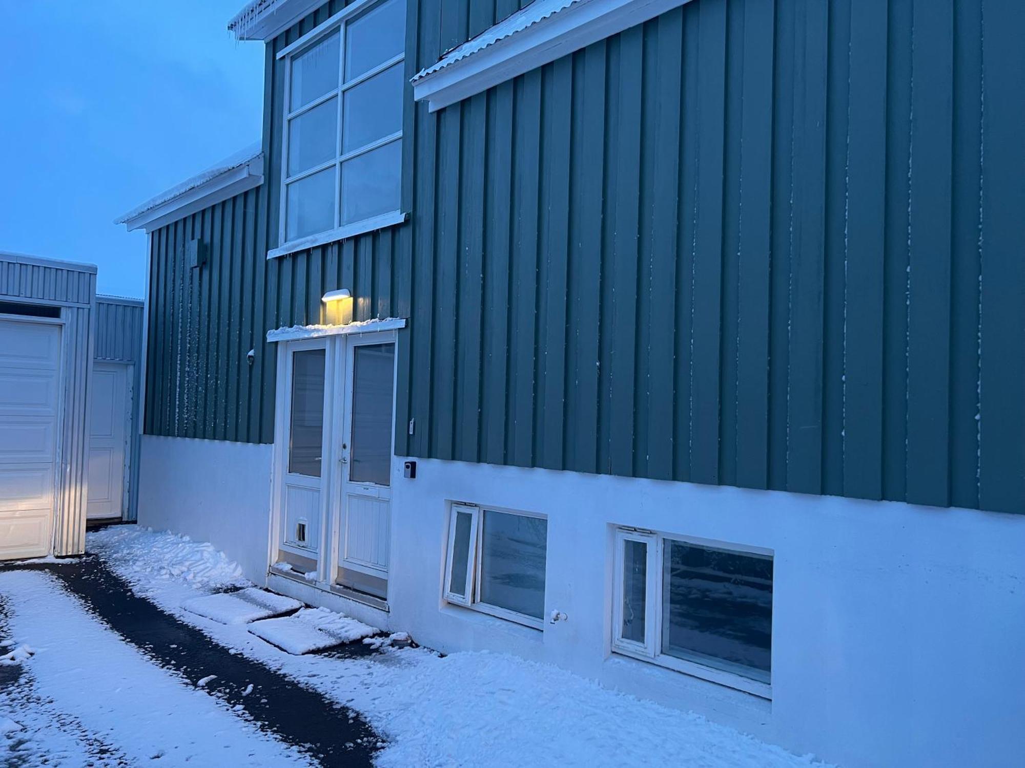 Akureyri Apartments Bagian luar foto